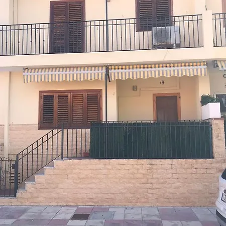 Precioso Adosado Con Parking A 100 Metros De La Playa Playa de Mar
